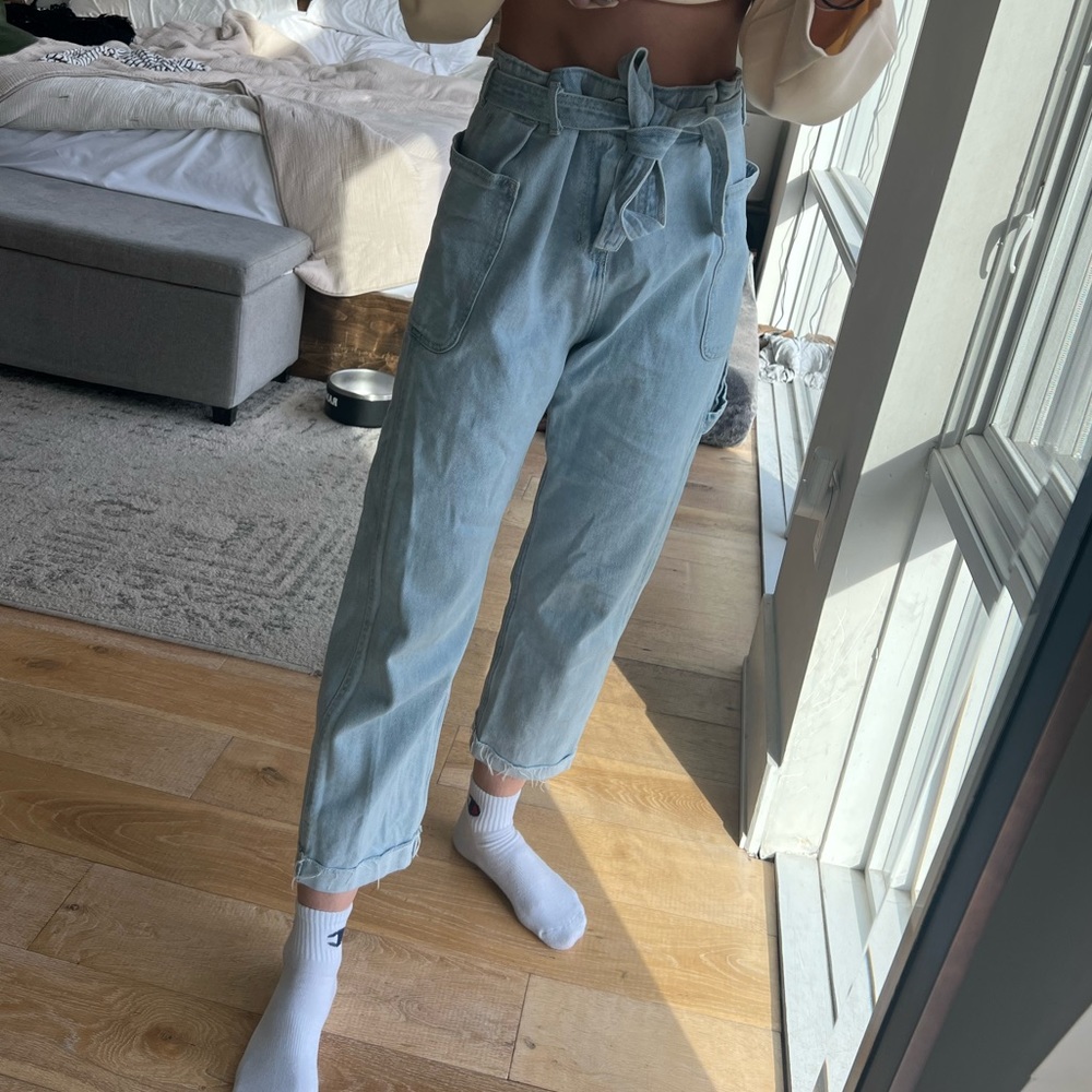 Hollister light denim jeans size 3R or 26 waist